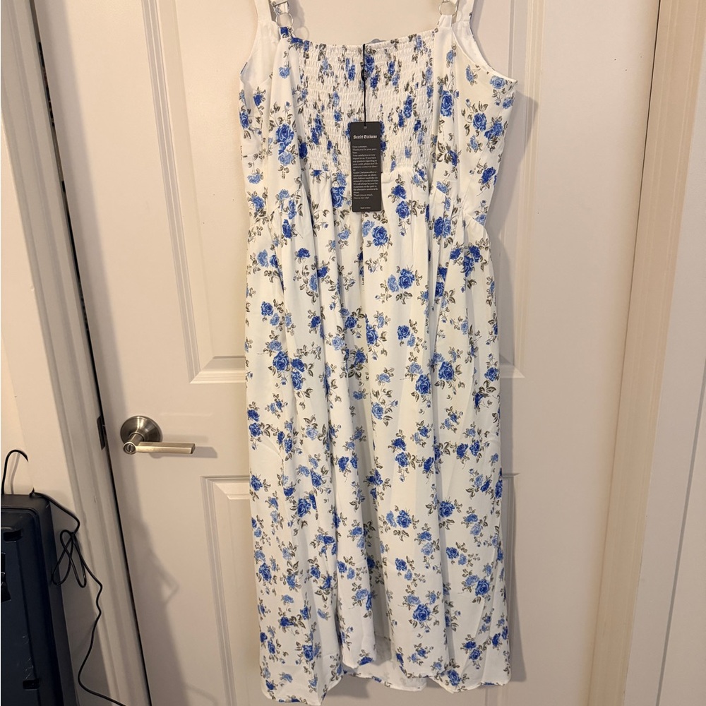 Floral Blue and White Milkmaid Dress - Picture 3 of 6